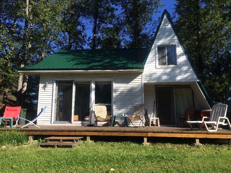 CHALET BORD DE L'EAU