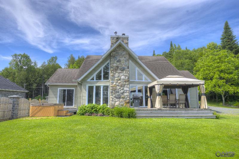 Maison au bord du Grand Lac St-François
