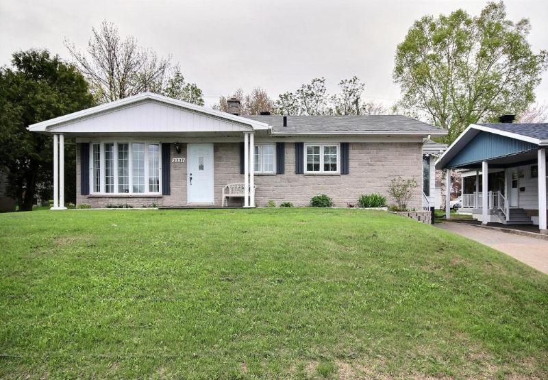 Superbe bungalow RÉNOVÉ NÉGOCIABLE!