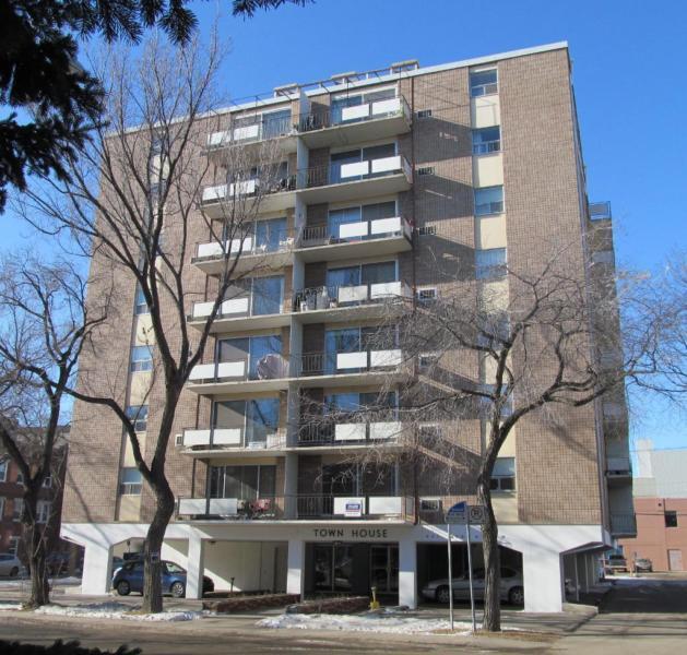 501 3rd Ave N - one bedrooms available!