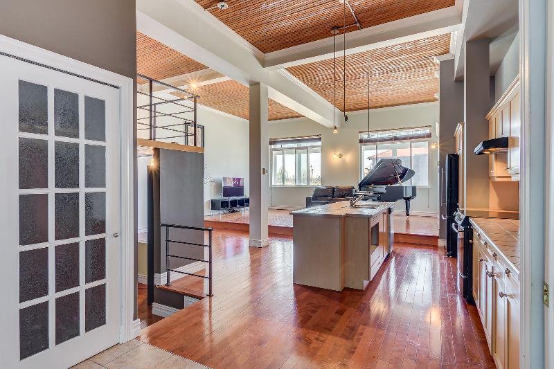 SUPERBE LOFT BORD DE L'EAU À ST-JEAN