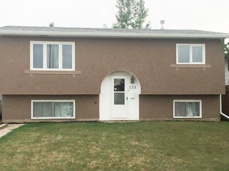 Gorgeous starter home - tons of upgrades!!!