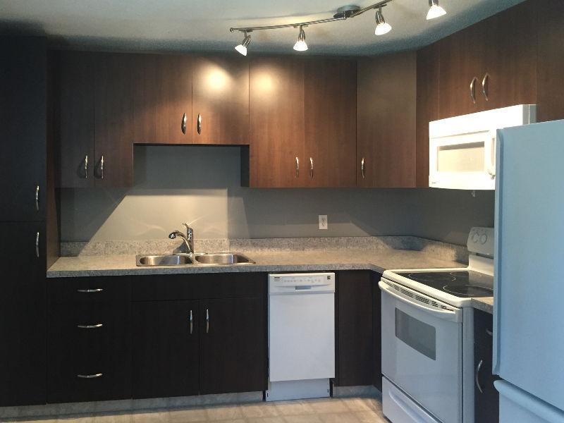 Gorgeous starter home - tons of upgrades!!!