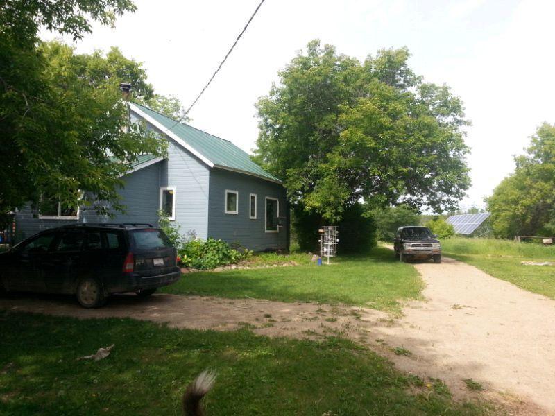 Beautiful acreage for rent, 15 min from