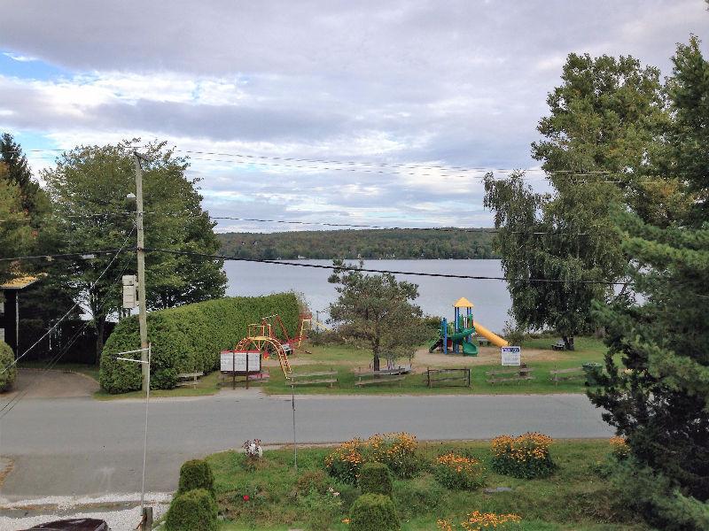 EMPLACEMENT PRIVILÉGIÉ LAC MAGOG 1300$ par mois long terme