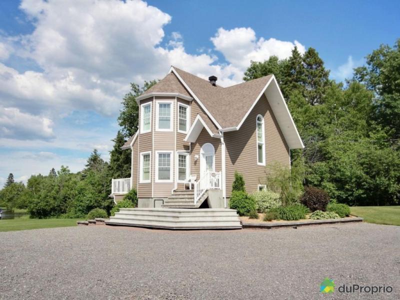 435 000$ - Maison 2 étages à vendre à Lac-Kénogami