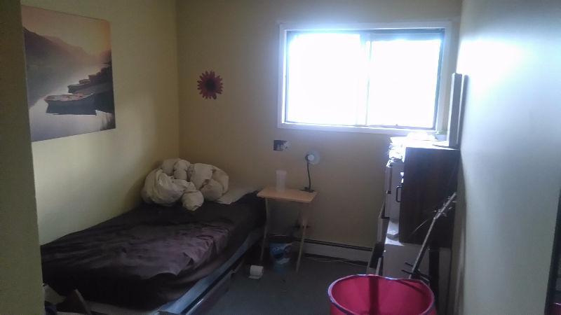 Bedroom in Sutherland, heated parking included, August 1