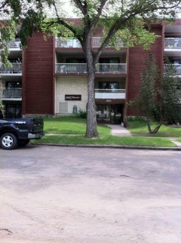 1 bed suites with huge balconies at QMP 1/2 MONTH RENT FREE