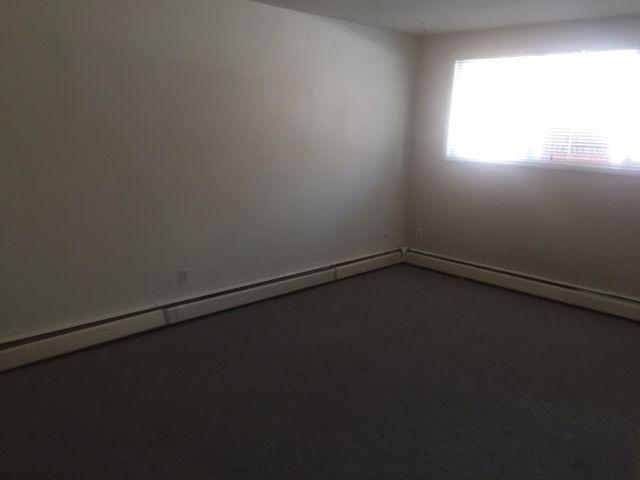 Awesomely Cool 1 Bedroom for the Summer Heat! Avail. Now! RA
