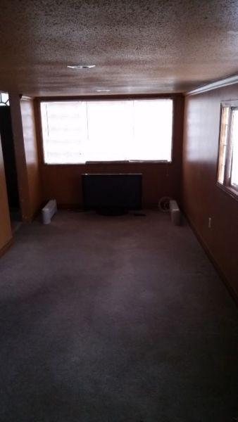 1 bedroom Suite vacant sw hill area
