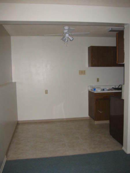 *INCENTIVES* 2 Bd w/ Laminate in Adult Bldg By Oliver Square!~35
