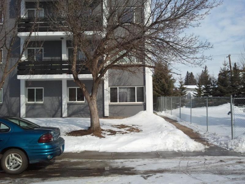 #107, 10230-106 Avenue FURNISHED CONDO! AVAILABLE SEPT 1ST!!