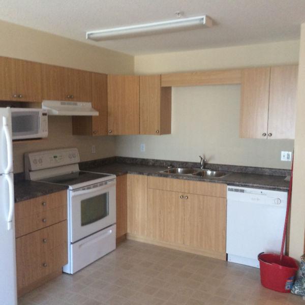 Apartment (2Bed) in Royal Oaks from Aug 1 with Move-in Allowance