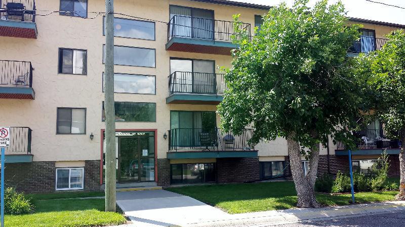 2 BDRM APARTMENT FOR RENT IN CROWSNEST PASS, AB