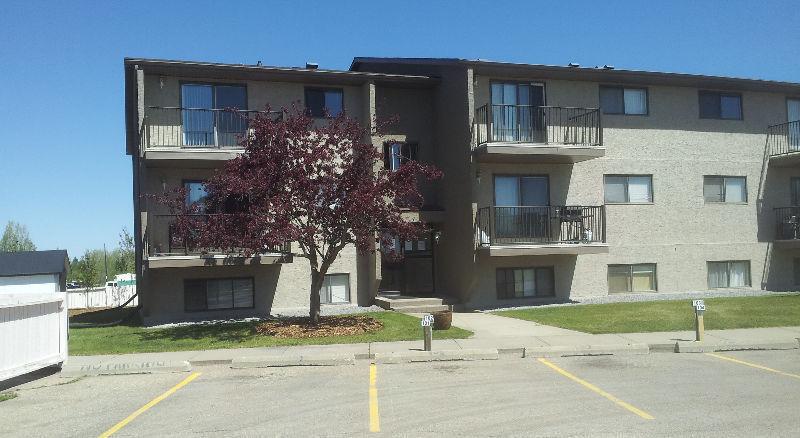 2 Bedroom - FREE Rent, FREE Telus + Incentives* - Cornett