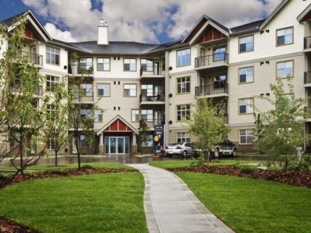 Sylvan Lake - 2 Bdrm + Den Great Condo-Great Neighborhood Aug 1