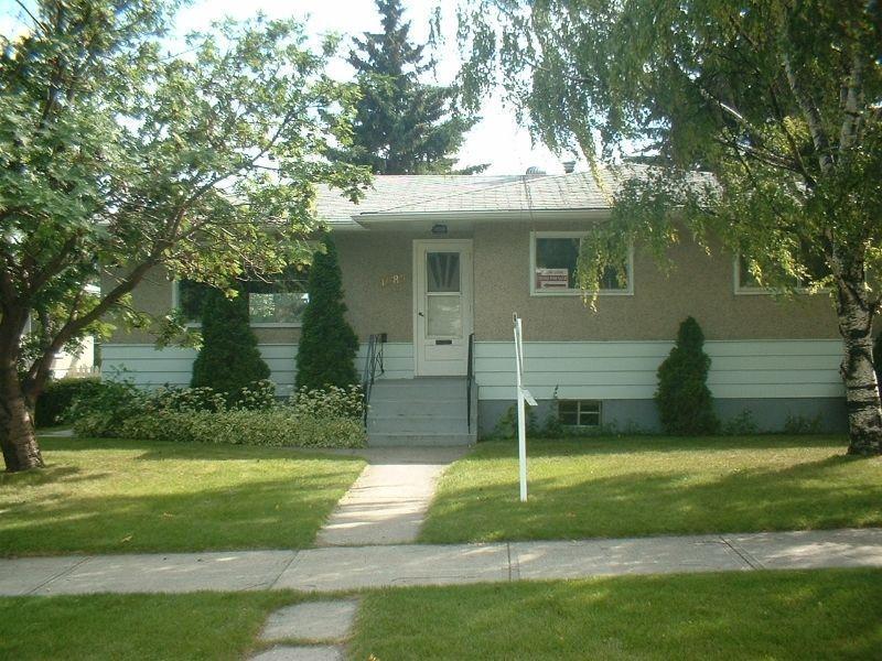 3 bed. main floor of Cherleswood bungalow, near UofC & LRT