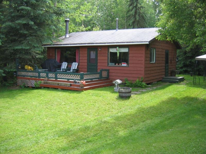 Cottage at Pigeon Lake for sale - Mission Beach