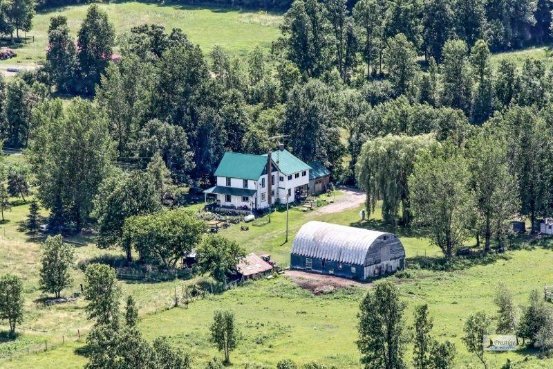 Ontario 60 acres farm with 4 bedroom Century home