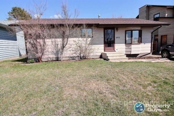 Cozy 4 bed Bungalow. Great Price!