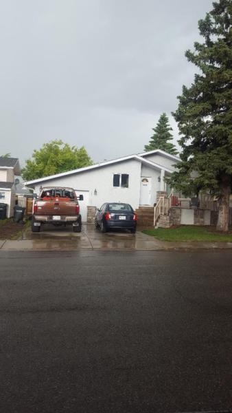 5 bedroom home for rent in OLDS