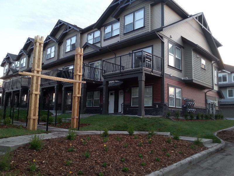 LUXURY TOWNHOUSE IN WILLIAMSTOWN, AIRDRIE