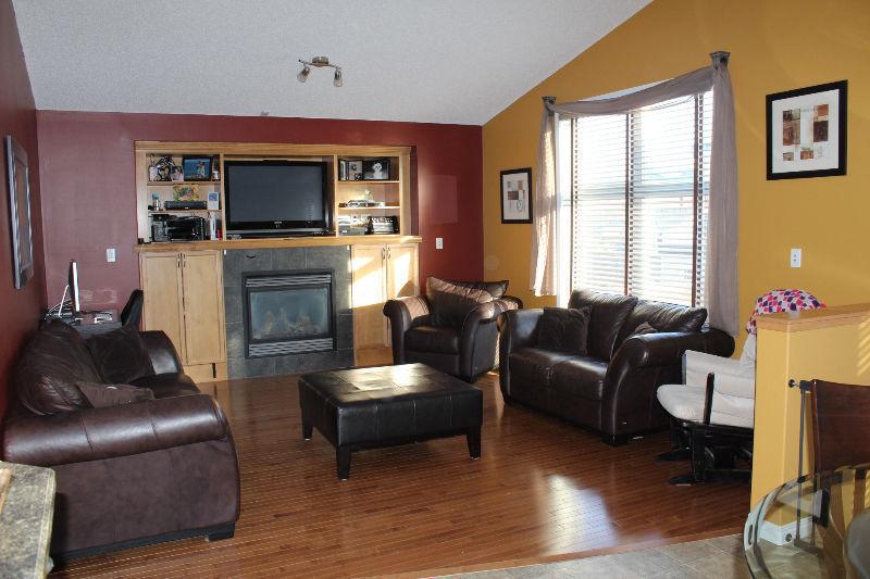 SPRUCE GROVE BI-LEVEL HOUSE AVAILABLE FOR RENT AUGUST 2016