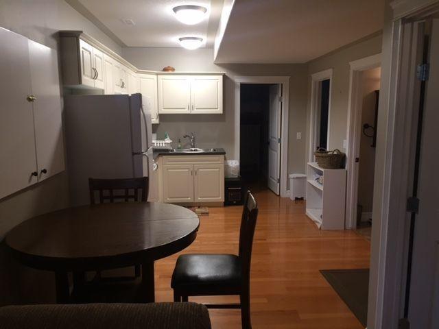 Cozy, Clean, Quiet 2 bed 1 bath furnished suite in Timberlea