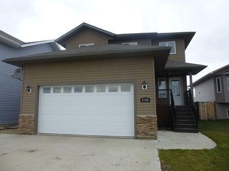 #3361 Gorgeous 4 Bed House in Sexsmith $1800 Avail Now