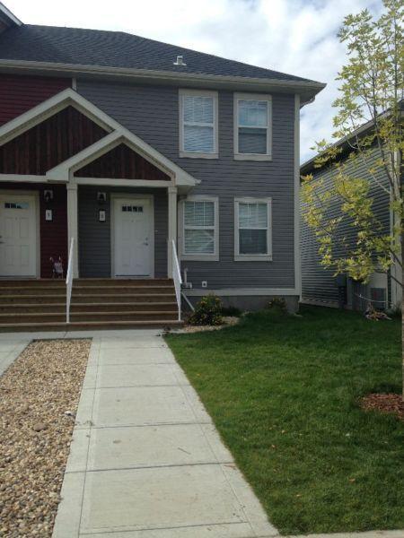 Sylvan Lake Townhouse for Rent