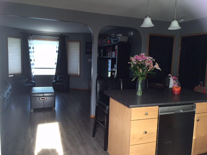 FAMILY FRIENDLY TWO-STOREY TOWNHOUSE AVAIL FOR RENT AUG/SEPT 1