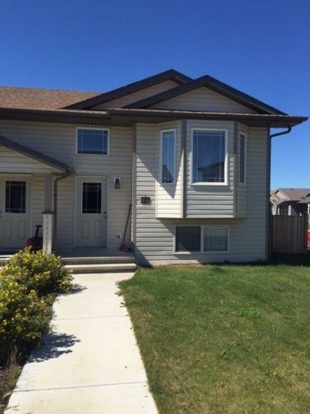 3 Bed, 2 Bathrooms,Sylvan Lake Duplex 96 Bowman Circle $1195