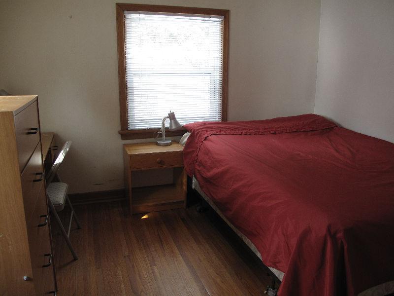 Furnished bedroom with Queen bed in , $820/month, July 1