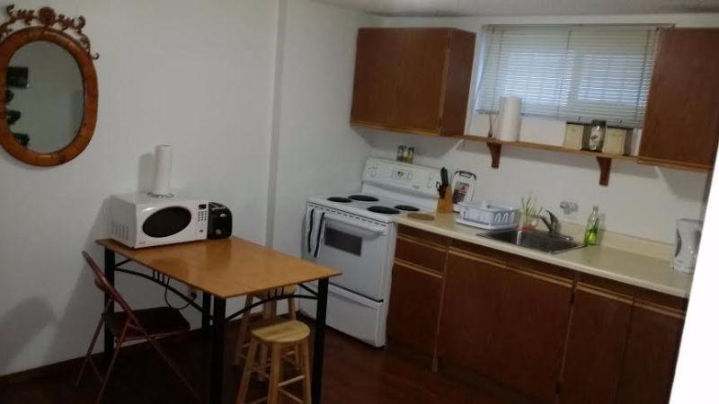 ALL INCLUSIVE - FULLY FURNISHED ROOM - NW CLOSE TO SAIT, UofC