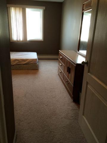 1 bedroom with seperate washroom on rent in 2 bedroom condo