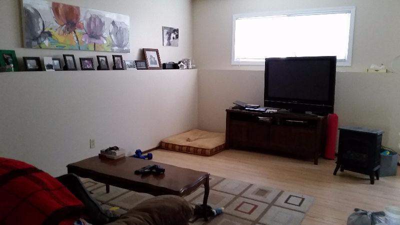 Move in July 1 - West Side House Room Rental Close to University