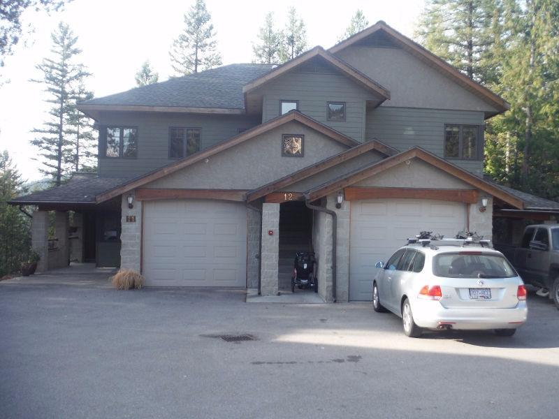 Beautiful 3Bdrm/2Bath Condo in Rossland near everything!