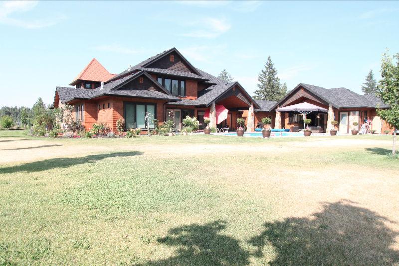 Luxury Home! 5 Bedroom Home with Pool, 3 acres of land