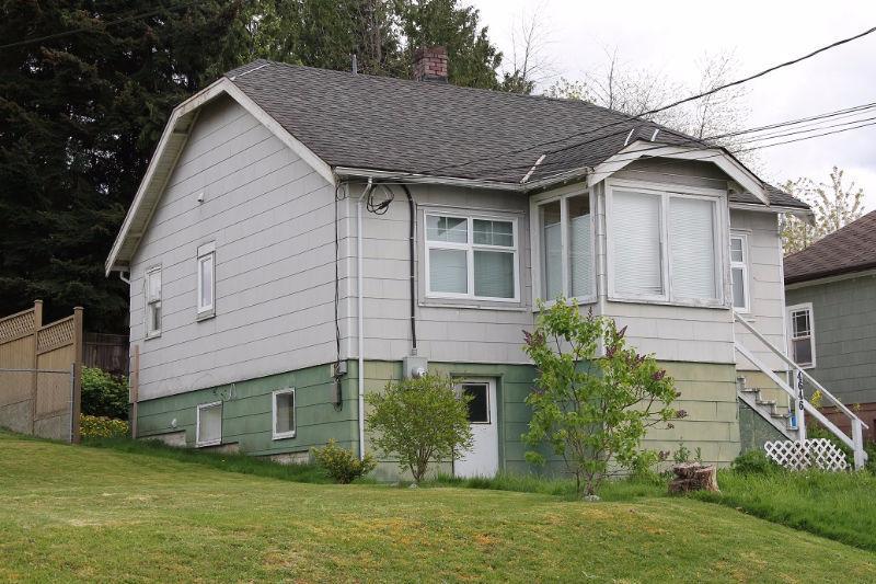 Cute home with a view!