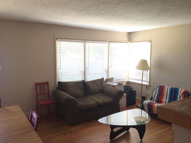 2 bed 1 bath-Minutes from Downtown!