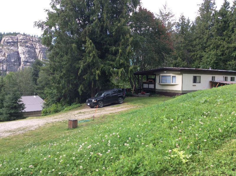 Private and rural setting minutes to downtown!