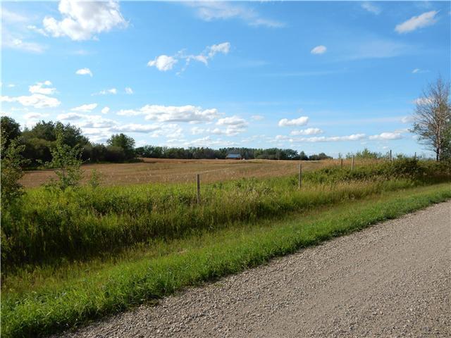 3 GREAT ACREAGES - 35 KMS FROM