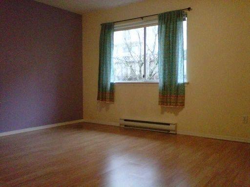 Very large clean bright room Avail Sept 1st
