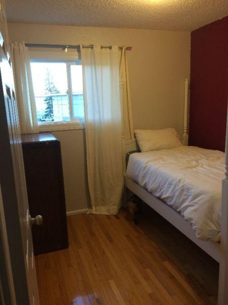 2 rooms available near CNC, UNBC, and bus routes