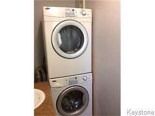 1 bedroom Town house with washer dryer in the west end