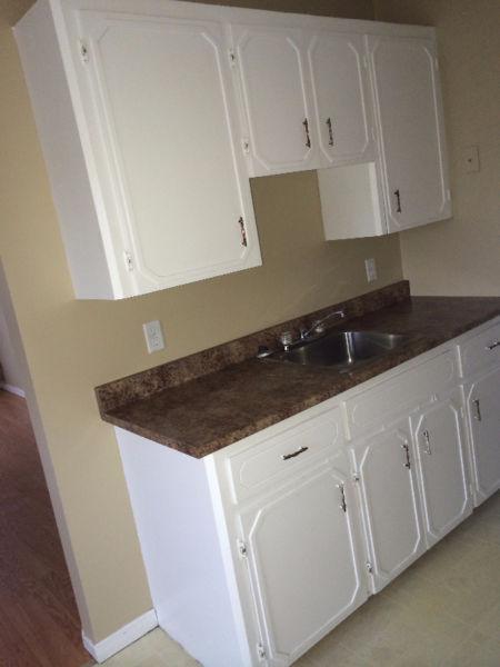 2 BDRM UPTOWN ON PARKSIDE DRIVE $760