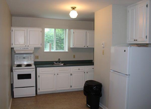 2 BEDROOM - JULY 1ST - DOWNTOWN - NO CARPET - STORAGE