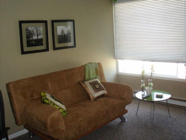 2 BEDROOM UP TOWN CLOSE TO CAMPUS, MALLS & HOSPITAL