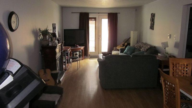 CONDO apt--NOW RENTING!! ONLY $750--CALL or TEXT 863-8484