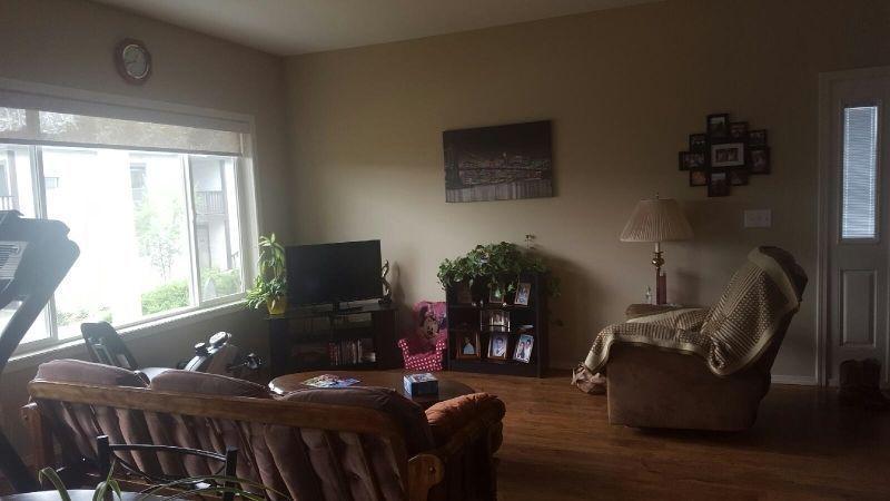 Bright 2 Bedroom Condo Rental Available Sept 1, 2016